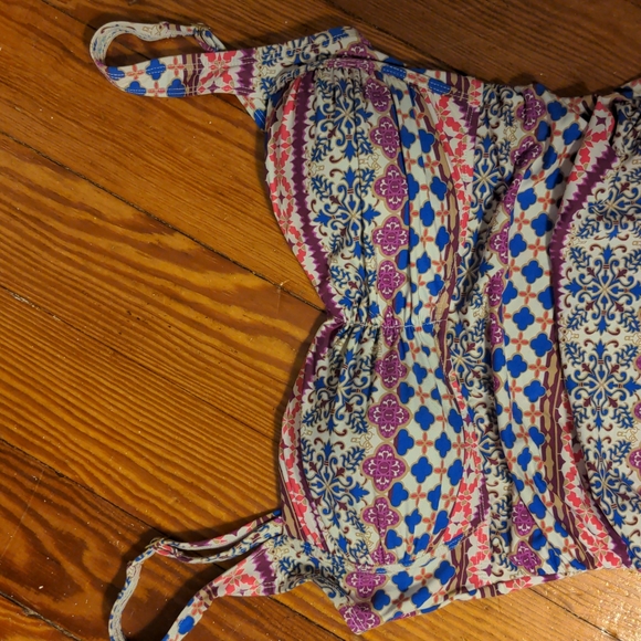 One piece patterned bathing suit - Picture 2 of 3